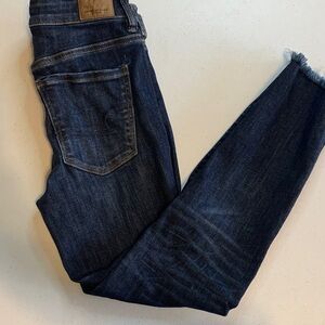 American Eagle Outfitters Deep Blue Ankle Jeans size 6 high rise jegging crop